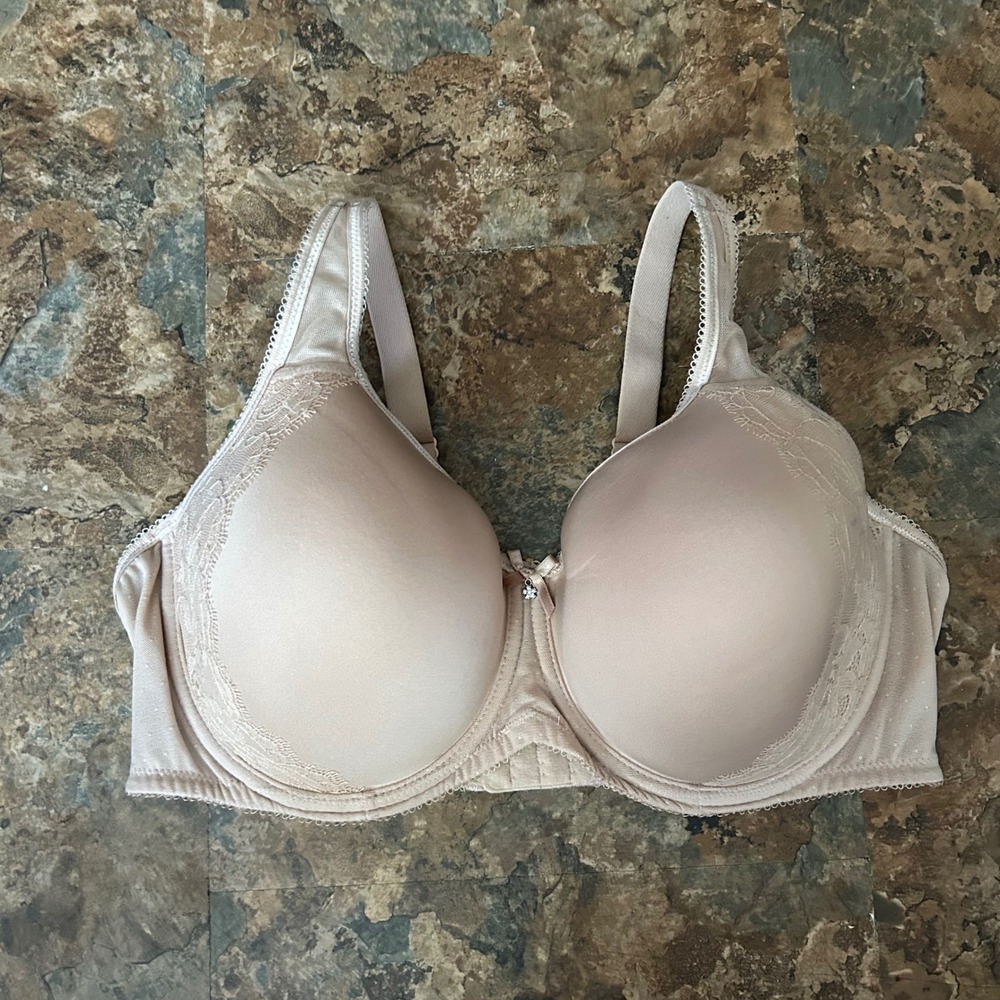 Wacoal Lightly Lined Bra Womens Size 42D Tan Underwire Back Closure